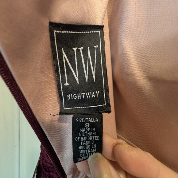 NWT $128  Elegant Burgundy Wine/ Beige Lace Evening Gown - Picture 7 of 15